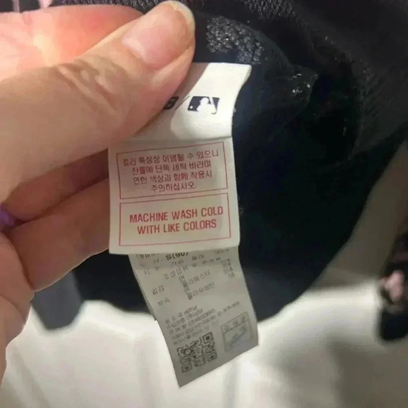 MLB New York YANKEES Monogram Embossed Sweatshirt Small Black & Pink Baseball - Picture 8 of 13